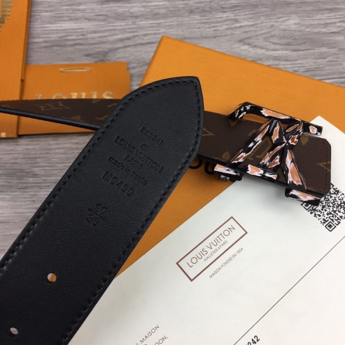 l**is V*t*n lv pyramide cities exclusive 40mm reversible belt m0490