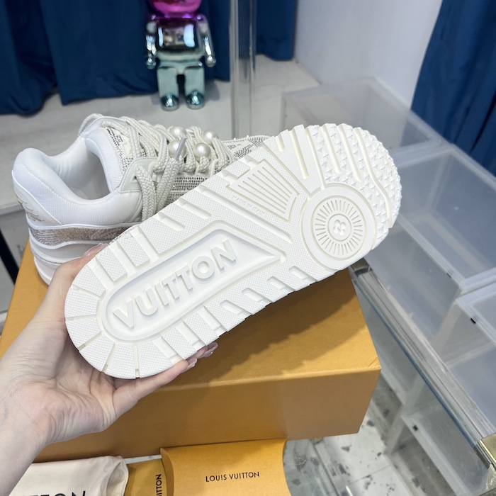 l**is V*t*n lv trainer maxi sneaker white