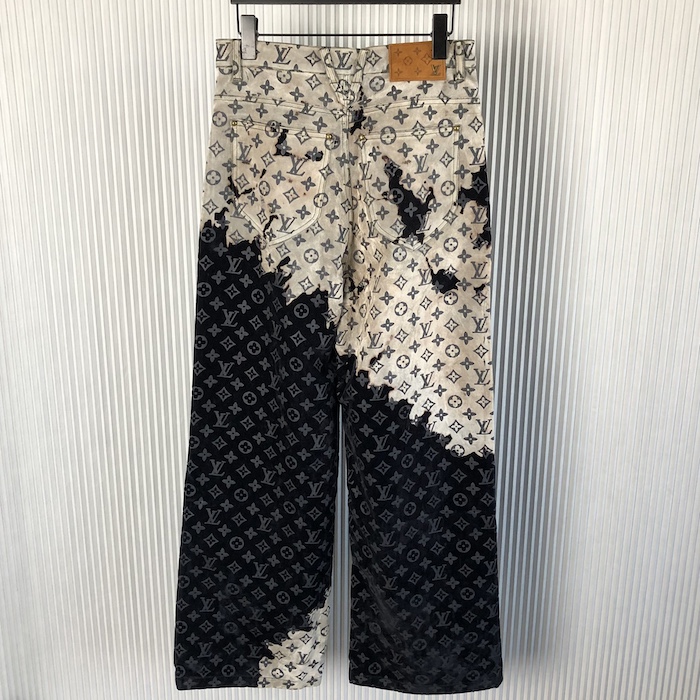 l**is V*t*n monogram denim pants 1aface