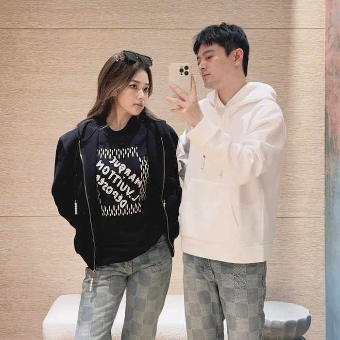 l**is V*t*n embroidered jersey hoodie 1afjh1