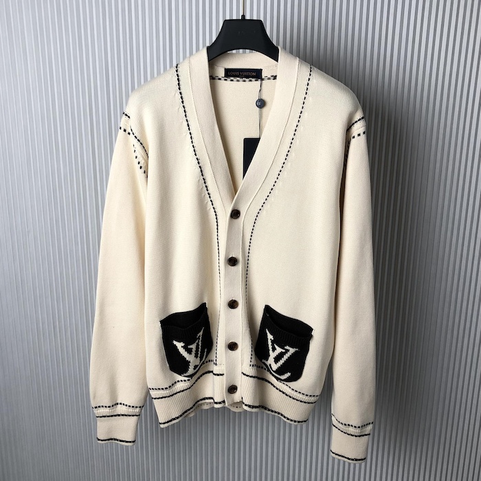 l**is V*t*n signature light cardigan 1afpy1