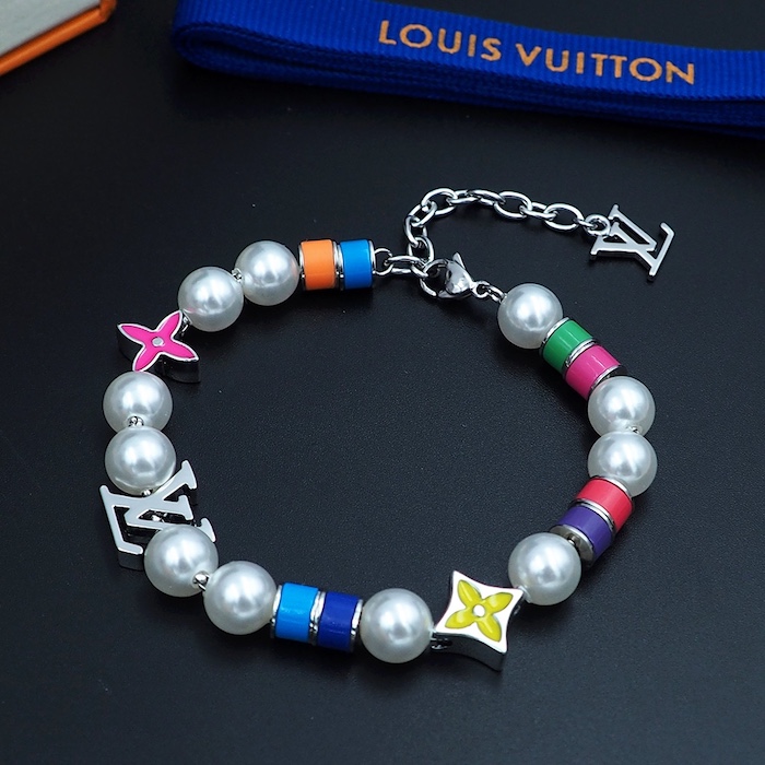 l**is V*t*n mng pearls party bracelet m1264a