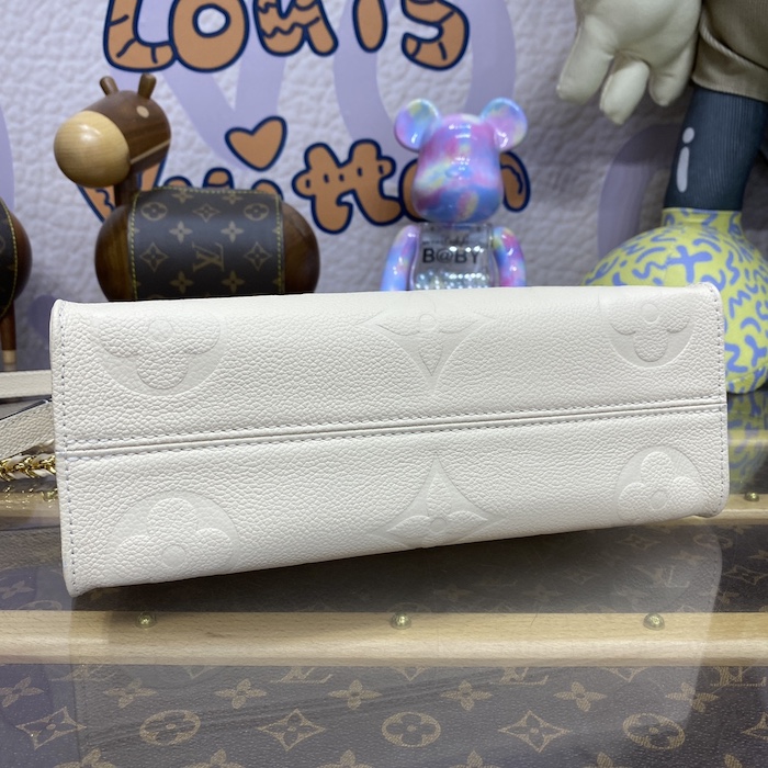 l**is V*t*n onthego east west cream m23698