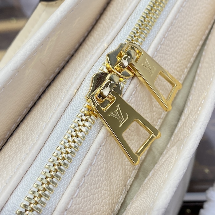 l**is V*t*n onthego east west cream m23698