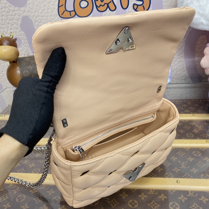 l**is V*t*n lambskin leather go-14 mm m24151