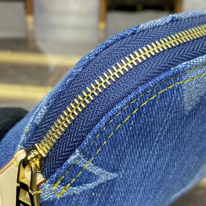 l**is V*t*n monogram denim pochette cosmétique pm m24316