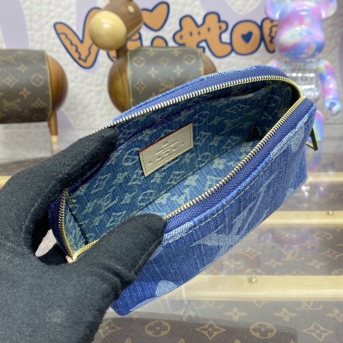 l**is V*t*n monogram denim pochette cosmétique pm m24316