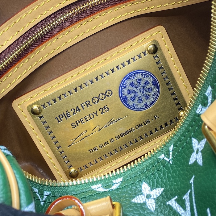 l**is V*t*n monogram leather speedy p9 bandouliere 25 m24423