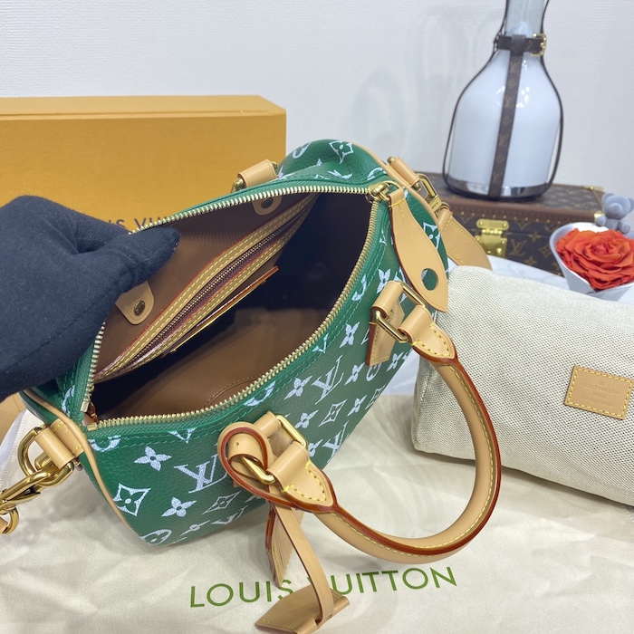 l**is V*t*n monogram leather speedy p9 bandouliere 25 m24423