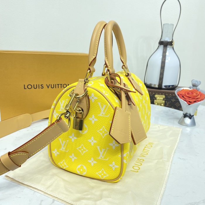 l**is V*t*n monogram leather speedy p9 bandouliere 25 m24426