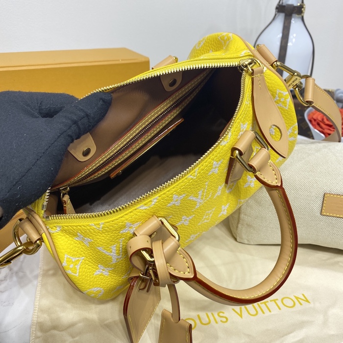 l**is V*t*n monogram leather speedy p9 bandouliere 25 m24426
