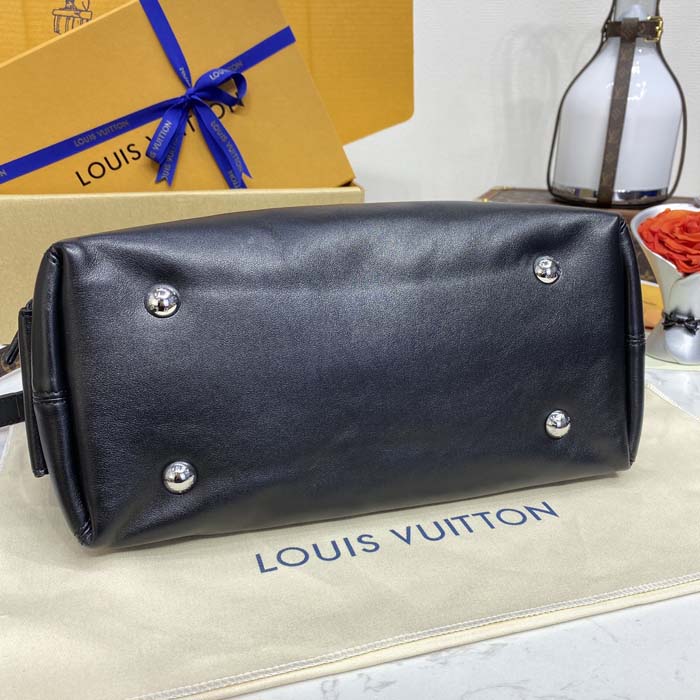 l**is V*t*n lambskin carryall cargo pm m24861
