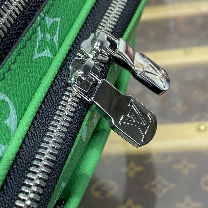 l**is V*t*n taiga cowhide leather alpha messenger green m31014