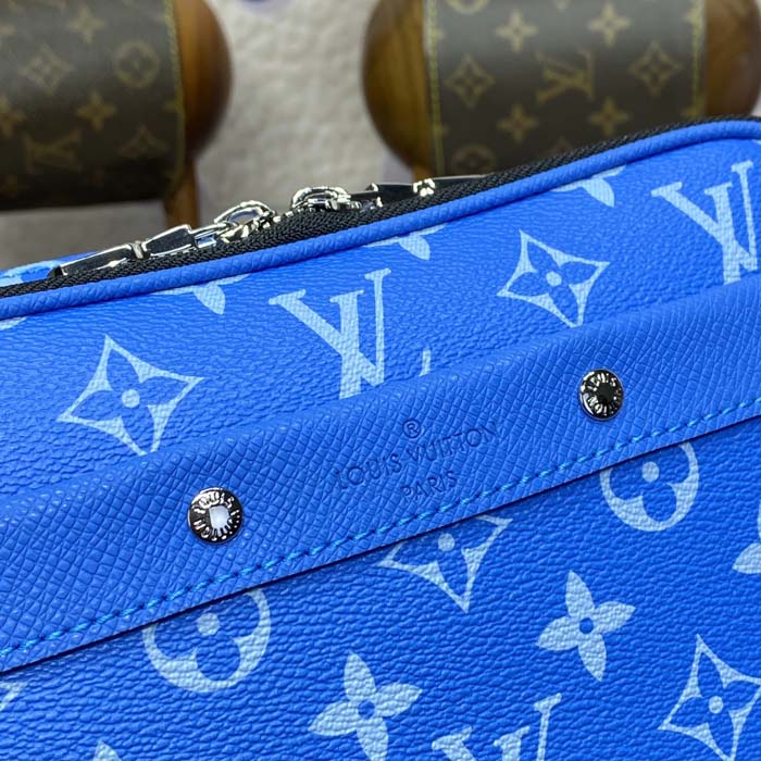 l**is V*t*n taiga cowhide leather alpha messenger blue m31016