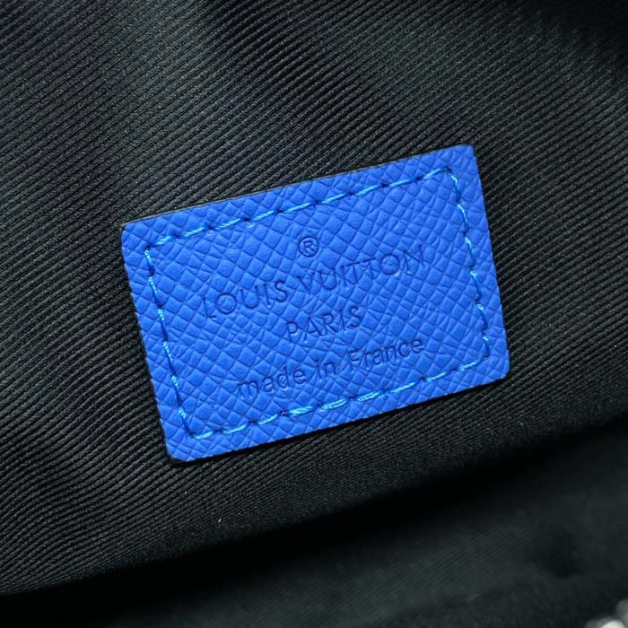 l**is V*t*n taiga cowhide leather alpha messenger blue m31016