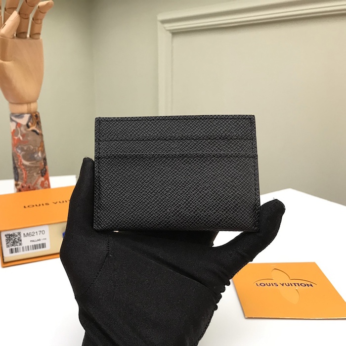 l**is V*t*n taiga leather double card holder m32730