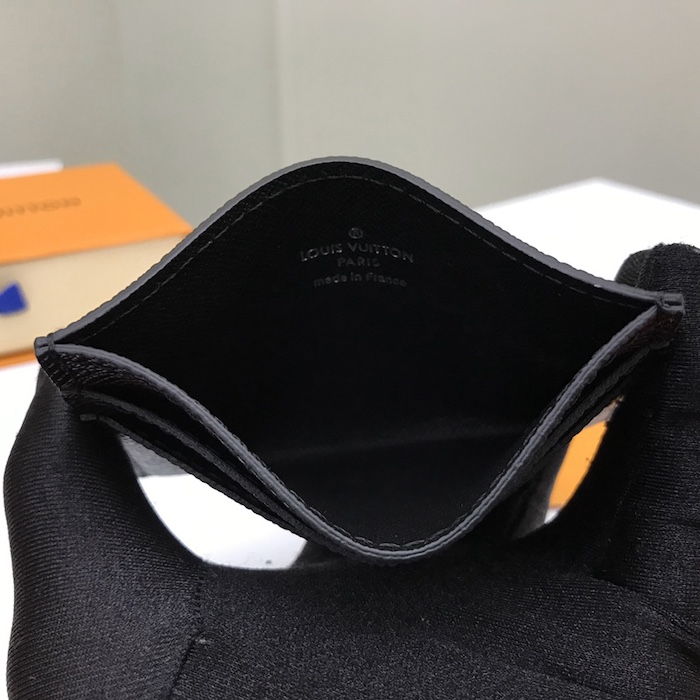 l**is V*t*n taiga leather double card holder m32730