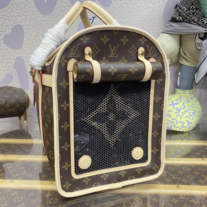 l**is V*t*n monogram canvas dog bag m45662