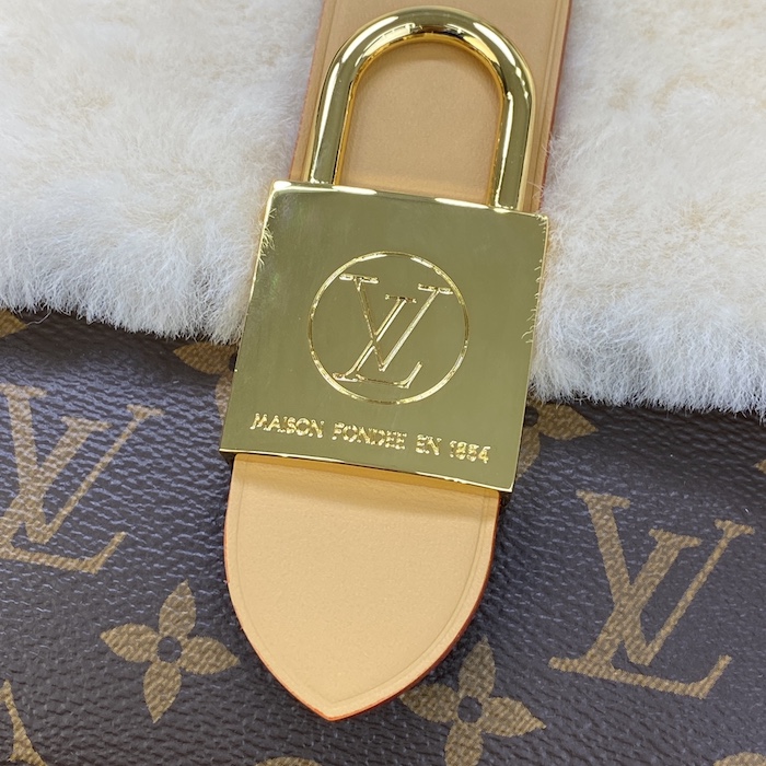 l**is V*t*n monogram canvas and shearling locky bb m46318