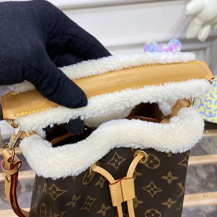 l**is V*t*n monogram canvas and shearling néonoé bb m46319