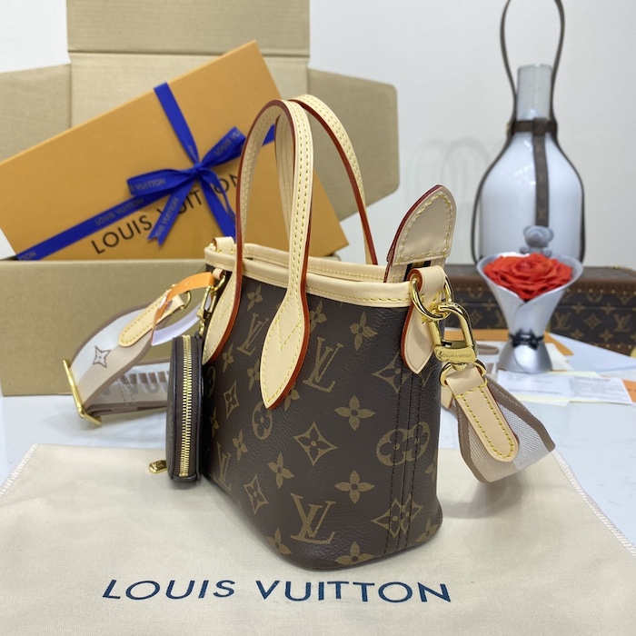 l**is V*t*n monogram canvas neverfull bb m46705