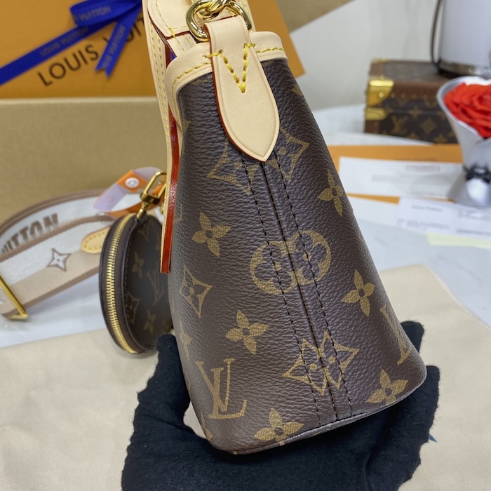 l**is V*t*n monogram canvas neverfull bb m46705