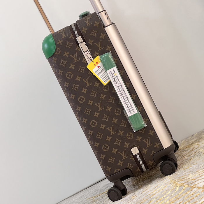 l**is V*t*n monogram canvas horizon 55 green m46781