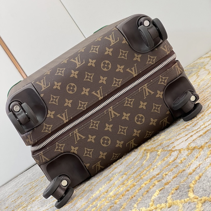l**is V*t*n monogram canvas horizon 55 green m46781