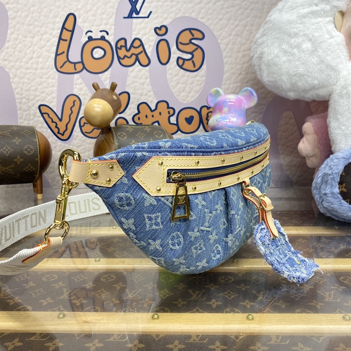 l**is V*t*n monogram denim high rise bumbag m46837