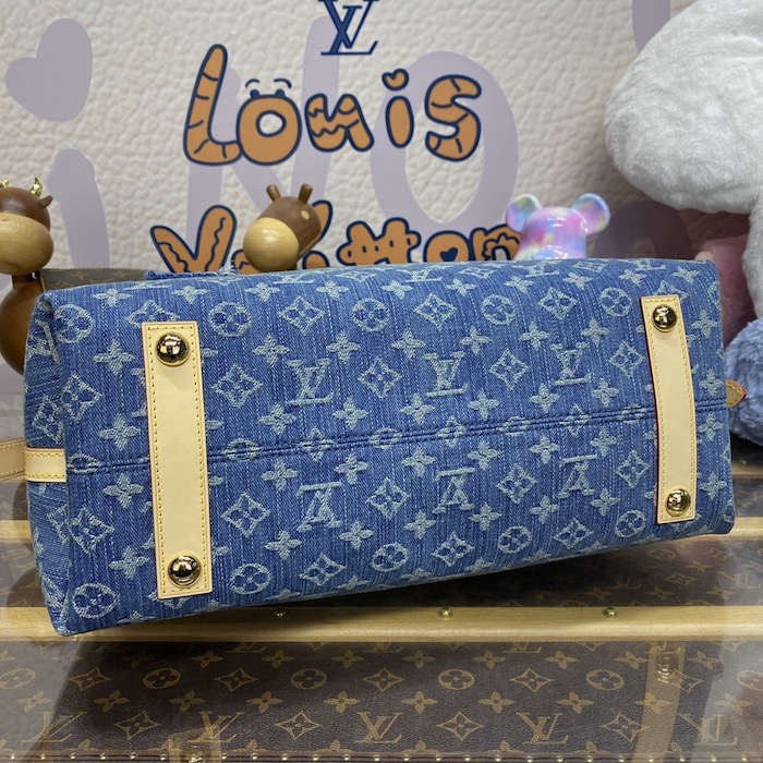 l**is V*t*n monogram denim carryall mm m46855