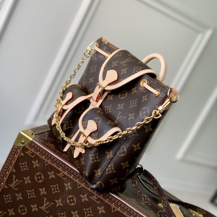 l**is V*t*n monogram canvas excursion pm m46932