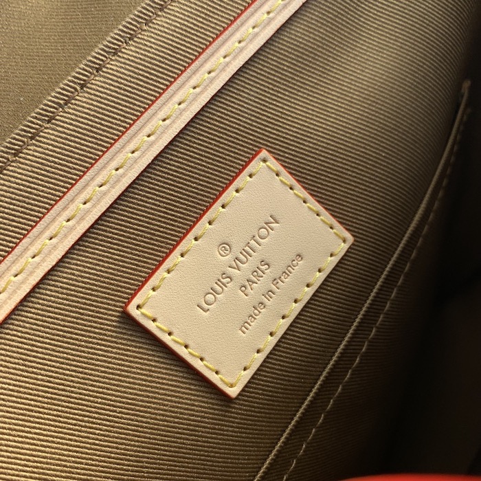 l**is V*t*n monogram canvas excursion pm m46932