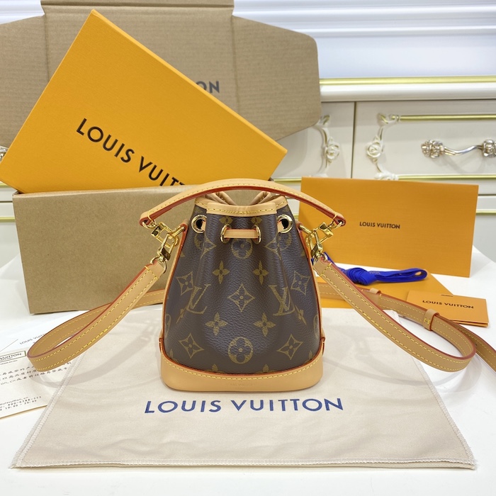 l**is V*t*n monogram canvas nano noé m81266