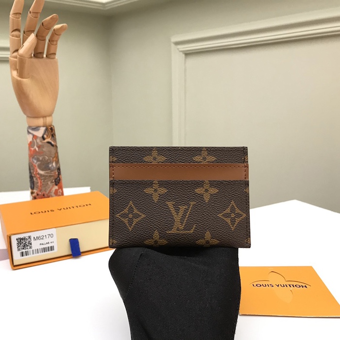 l**is V*t*n monogram canvas double card holder m82630