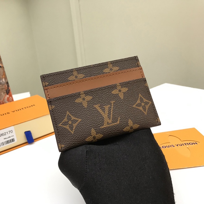 l**is V*t*n monogram canvas double card holder m82630