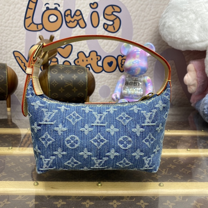 l**is V*t*n monogram denim hills pochette m82949