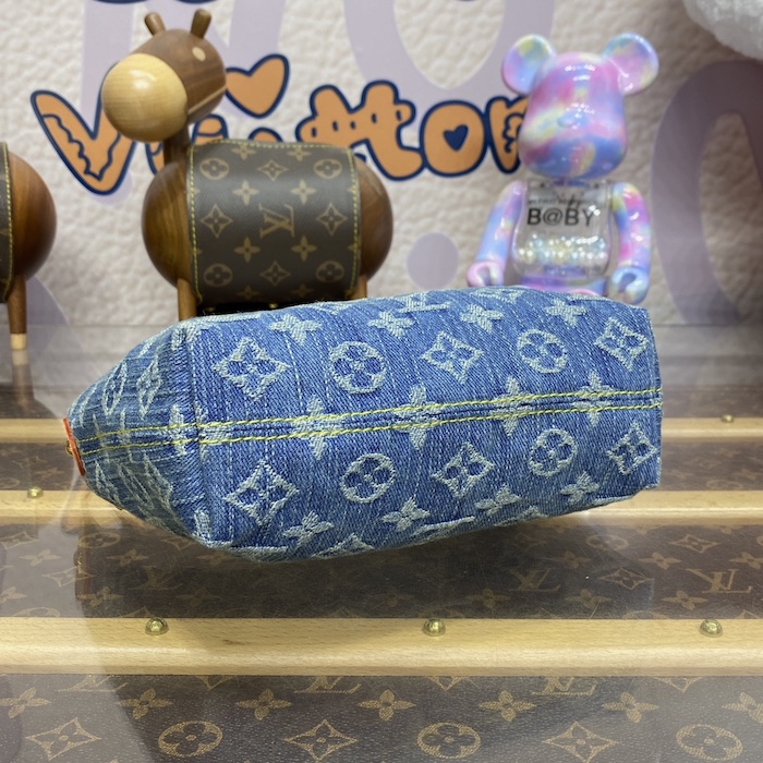 l**is V*t*n monogram denim hills pochette m82949