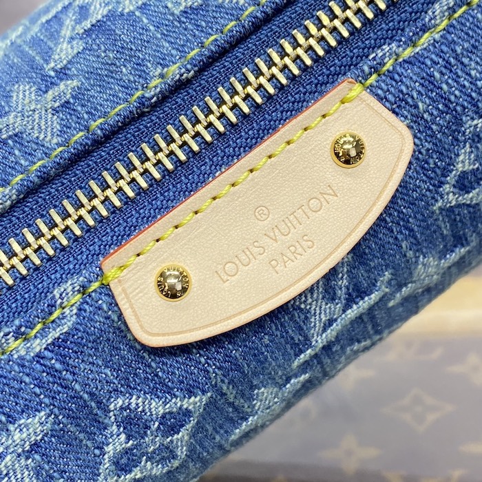 l**is V*t*n monogram denim hills pochette m82949