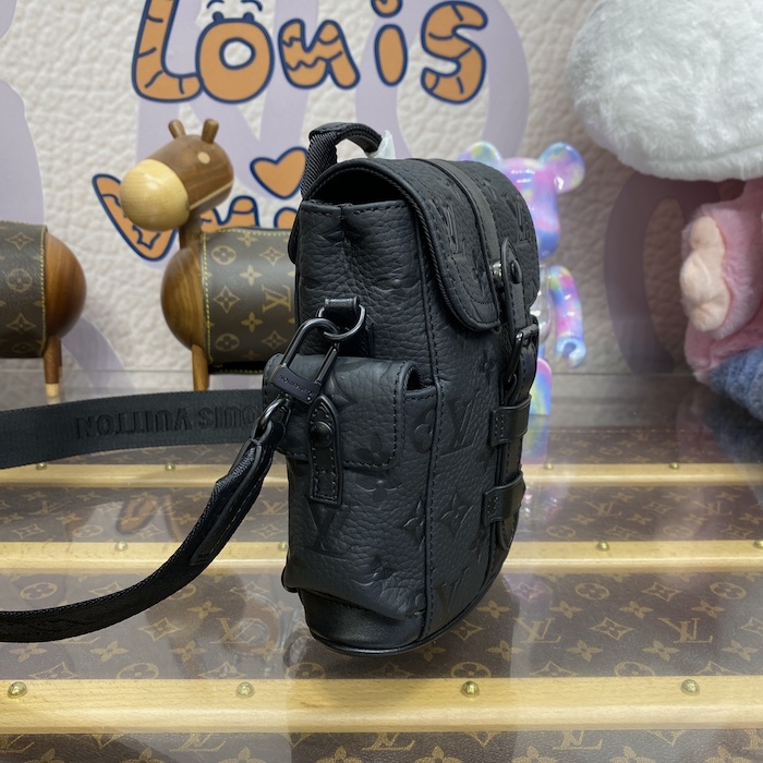 l**is V*t*n monogram taurillon nano christopher m83164