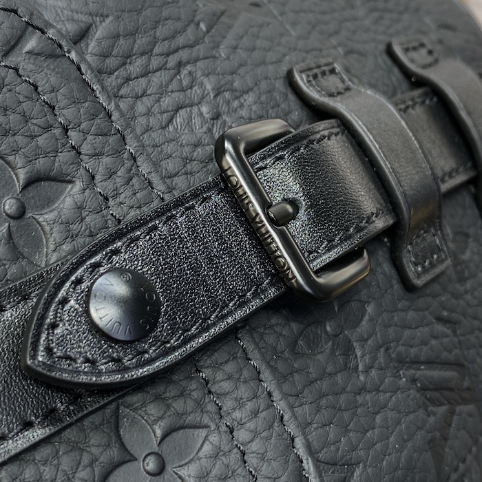 l**is V*t*n monogram taurillon nano christopher m83164