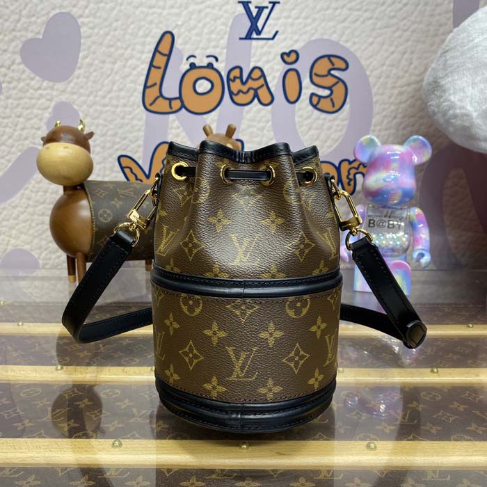 l**is V*t*n monogram canvas canoé m83480