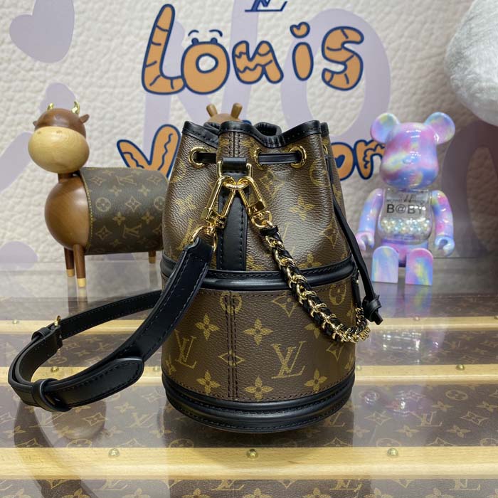 l**is V*t*n monogram canvas canoé m83480