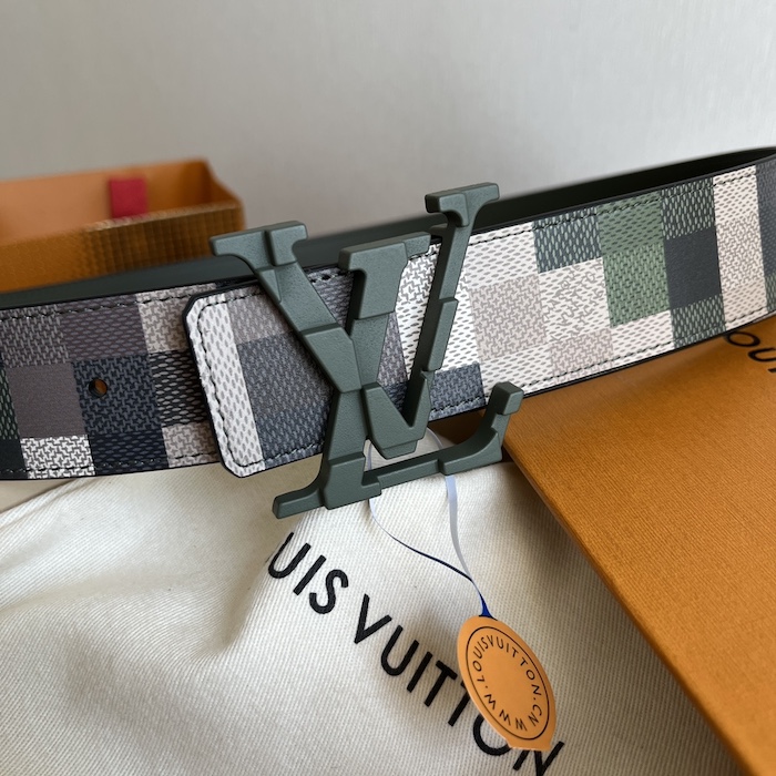l**is V*t*n lv mega pixel 40mm reversible belt m8470