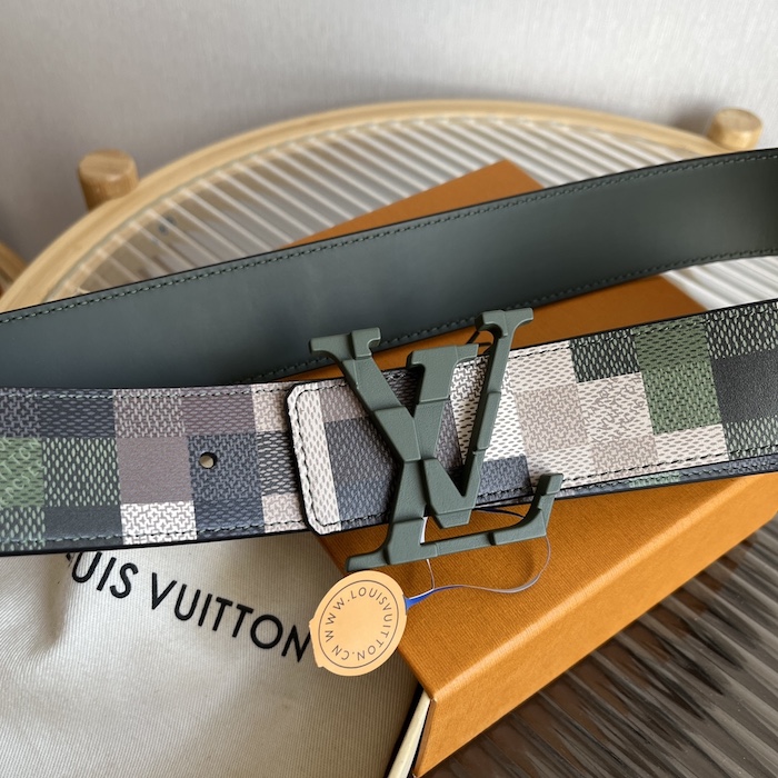 l**is V*t*n lv mega pixel 40mm reversible belt m8470