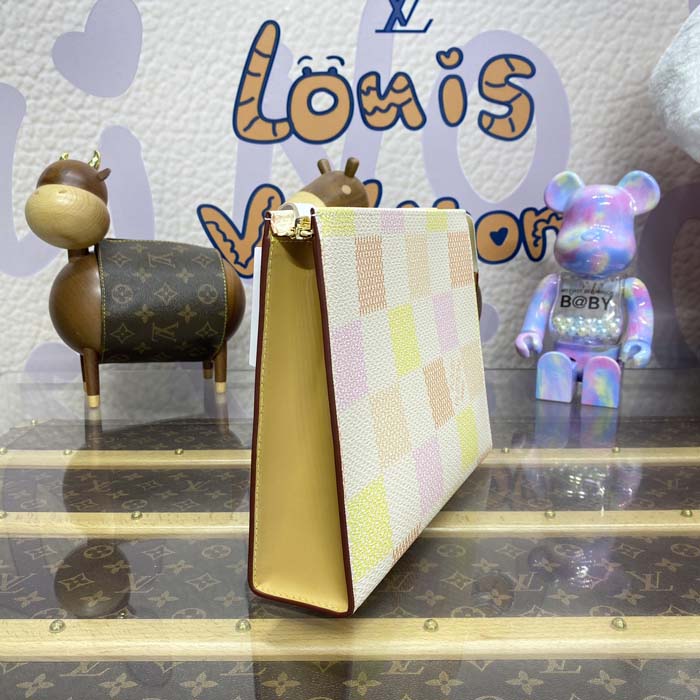 l**is V*t*n damier giant canvas toilet pouch n40740
