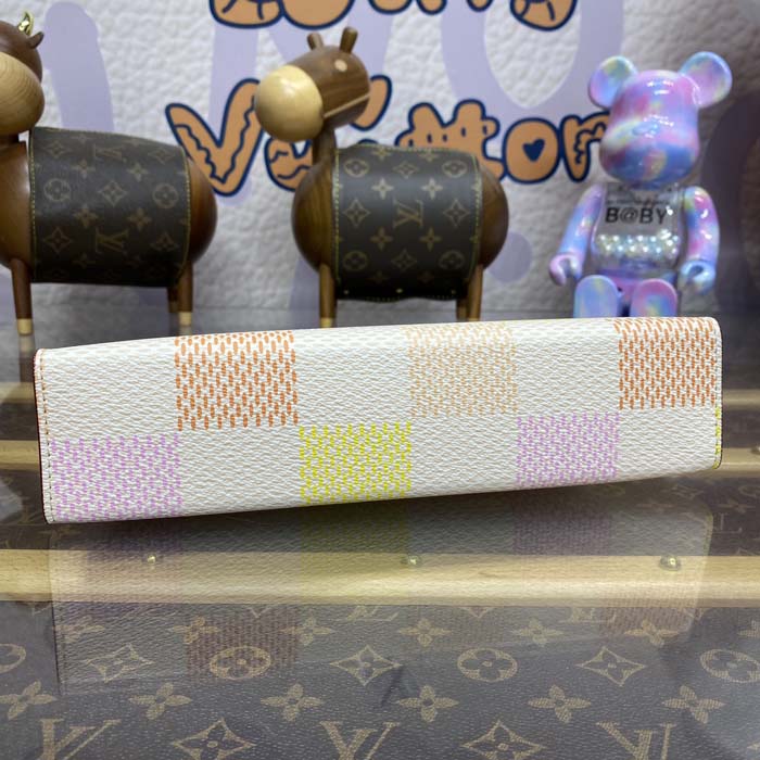 l**is V*t*n damier giant canvas toilet pouch n40740