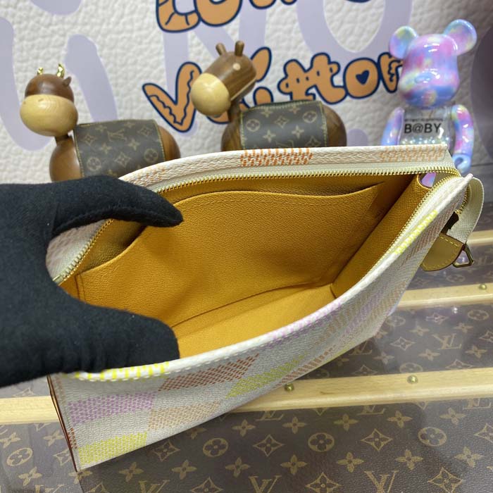 l**is V*t*n damier giant canvas toilet pouch n40740