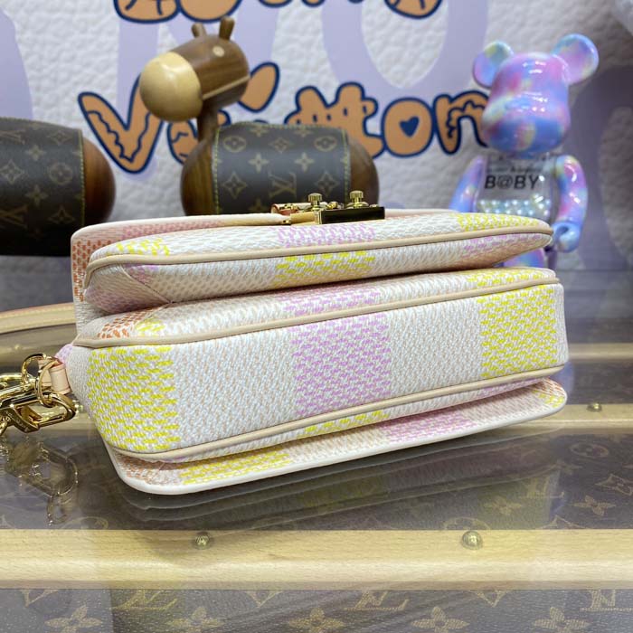 l**is V*t*n damier giant canvas pochette métis east west n40749