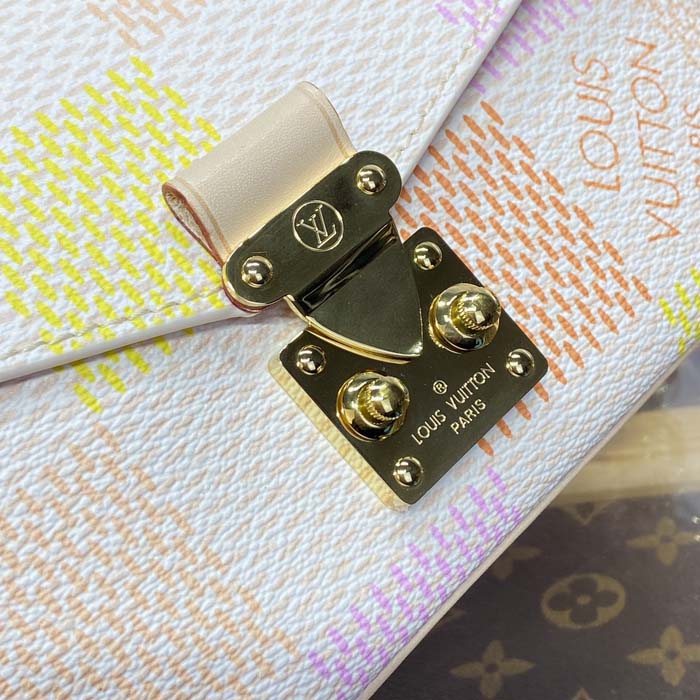 l**is V*t*n damier giant canvas pochette métis east west n40749