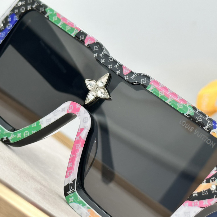 l**is V*t*n cyclone mask sunglasses z2031e